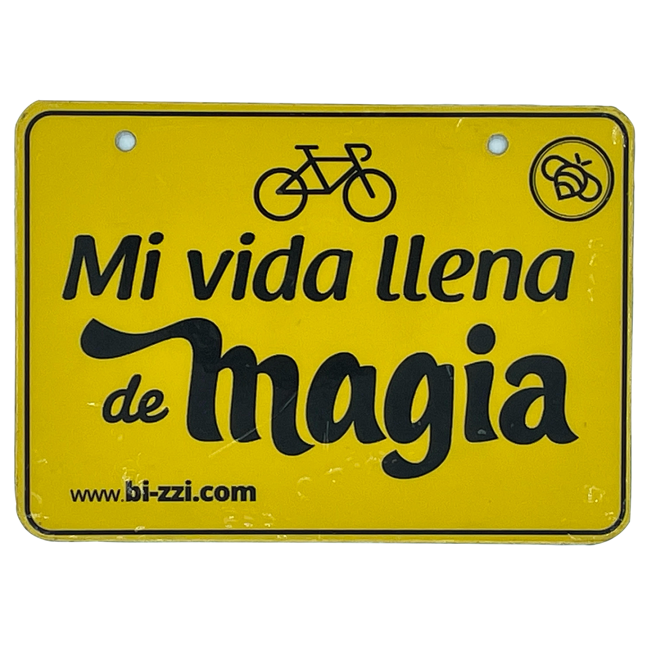 Bonita matrícula vintage para bicicleta de color amarillo, fabricado en metal con agujeros para colgar, en diferentes modelos.